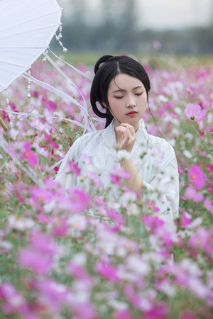 美女自慰喷水/vk