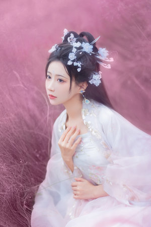 女性全捰艺术照写真
